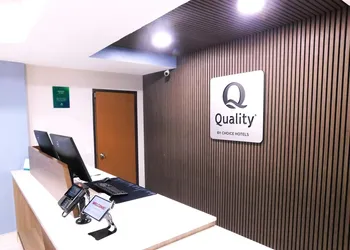 Quality Inn Pontiac hotel thumbnail 5