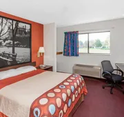 Super 8 by Wyndham Washington/Peoria Area hotel detail image 3