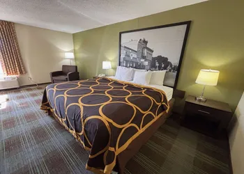Super 8 by Wyndham Lincoln hotel thumbnail 5