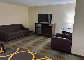 Super 8 by Wyndham Lincoln hotel thumbnail 6