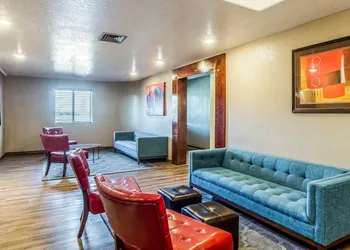 Quality Inn Buffalo hotel thumbnail 5