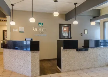 Quality Inn Buffalo hotel thumbnail 8