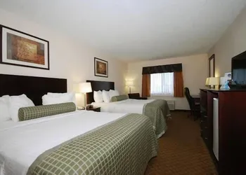 Baymont by Wyndham Delaware hotel thumbnail 2