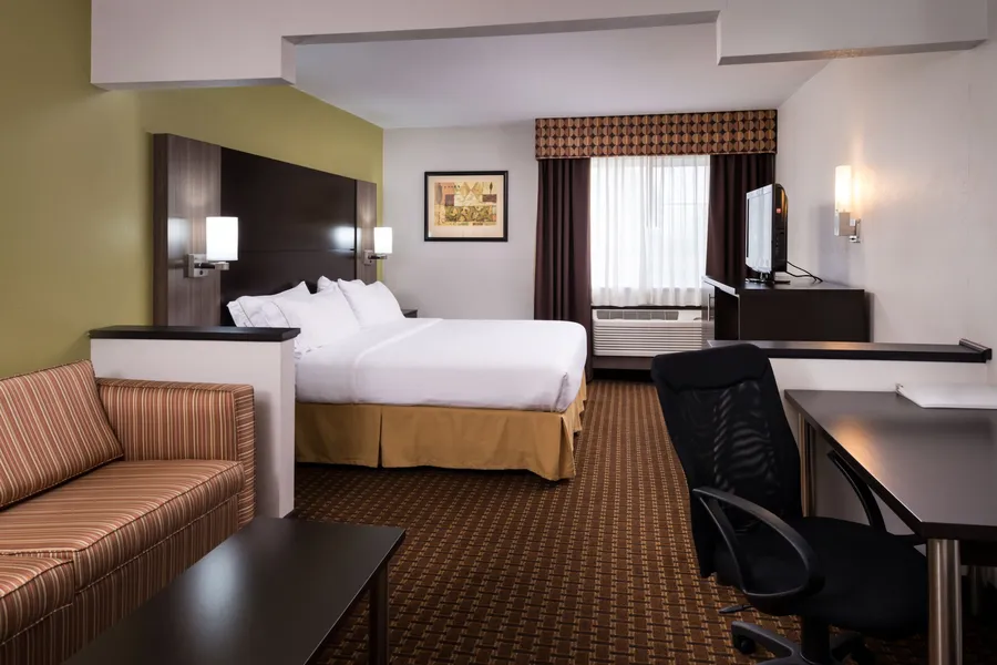 Holiday Inn Express & Suites Bucyrus by IHG hotel detail image 2