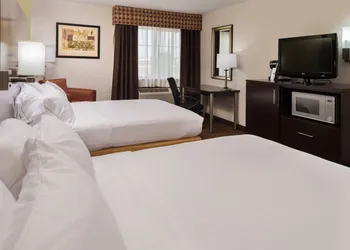 Holiday Inn Express & Suites Bucyrus by IHG hotel thumbnail 5
