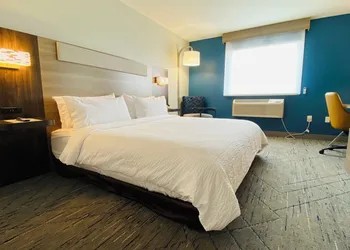 Holiday Inn Express Bluffton Inn And Suites by IHG hotel thumbnail 7