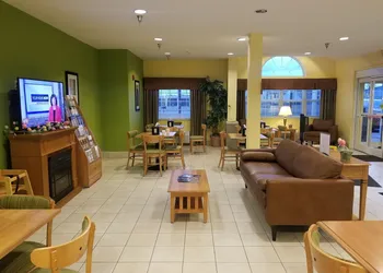 Microtel Inn & Suites by Wyndham Delphos hotel thumbnail 4