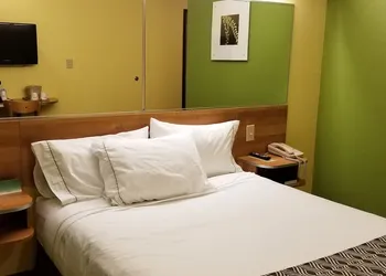 Microtel Inn & Suites by Wyndham Delphos hotel thumbnail 5