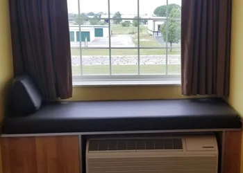 Microtel Inn & Suites by Wyndham Delphos hotel thumbnail 8