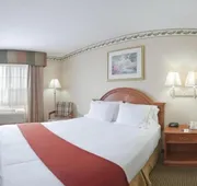 Holiday Inn Express Hotel & Suites Defiance by IHG hotel detail image 5