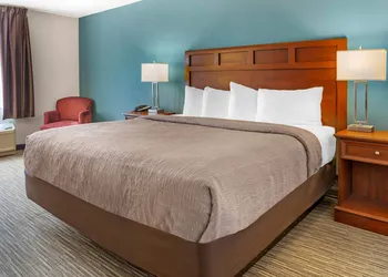 Red Lion Inn & Suites Bucyrus North hotel thumbnail 5
