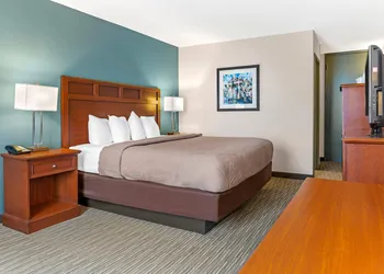Red Lion Inn & Suites Bucyrus North hotel thumbnail 6