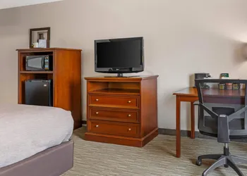 Red Lion Inn & Suites Bucyrus North hotel thumbnail 7