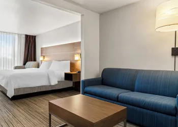 Holiday Inn Express & Suites Marion by IHG hotel thumbnail 7