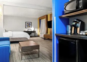 Holiday Inn Express & Suites Marion by IHG hotel thumbnail 8