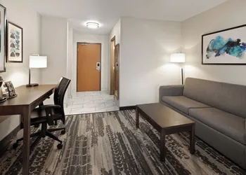 Wingate by Wyndham Marion hotel thumbnail 6