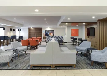Holiday Inn Express Hotel and Suites Marysville by IHG hotel thumbnail 4