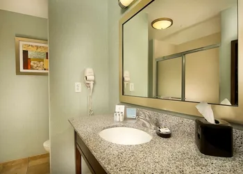 Hampton Inn Pampa hotel thumbnail 8