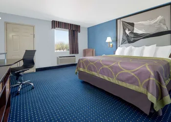 Super 8 by Wyndham Dumas TX hotel thumbnail 7