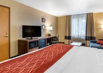 Comfort Inn Dyersville Near Field of Dreams hotel thumbnail 6