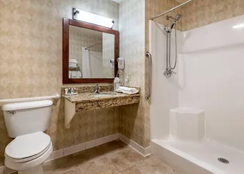 Comfort Inn Dyersville Near Field of Dreams hotel thumbnail 7