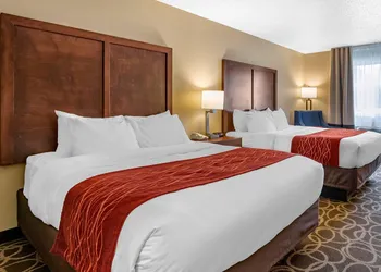 Comfort Inn Dyersville Near Field of Dreams hotel thumbnail 8