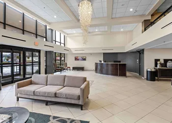 Red Lion Hotel Charlotte hotel thumbnail 7