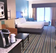 Holiday Inn Express & Suites Orlando East - UCF Area by IHG hotel detail image 7