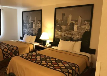Super 8 by Wyndham Canonsburg/Pittsburgh Area hotel thumbnail 4