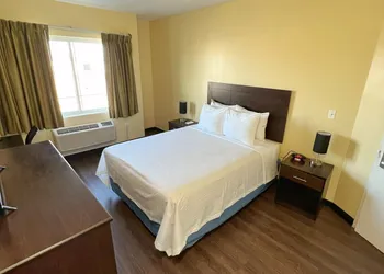 Ozone Inn & Suites hotel thumbnail 6