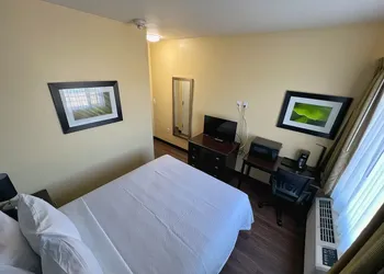 Ozone Inn & Suites hotel thumbnail 7