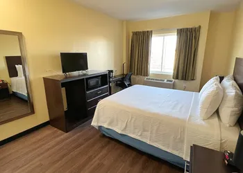 Ozone Inn & Suites hotel thumbnail 8