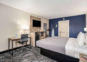 Rodeway Inn Grand Haven hotel thumbnail 5
