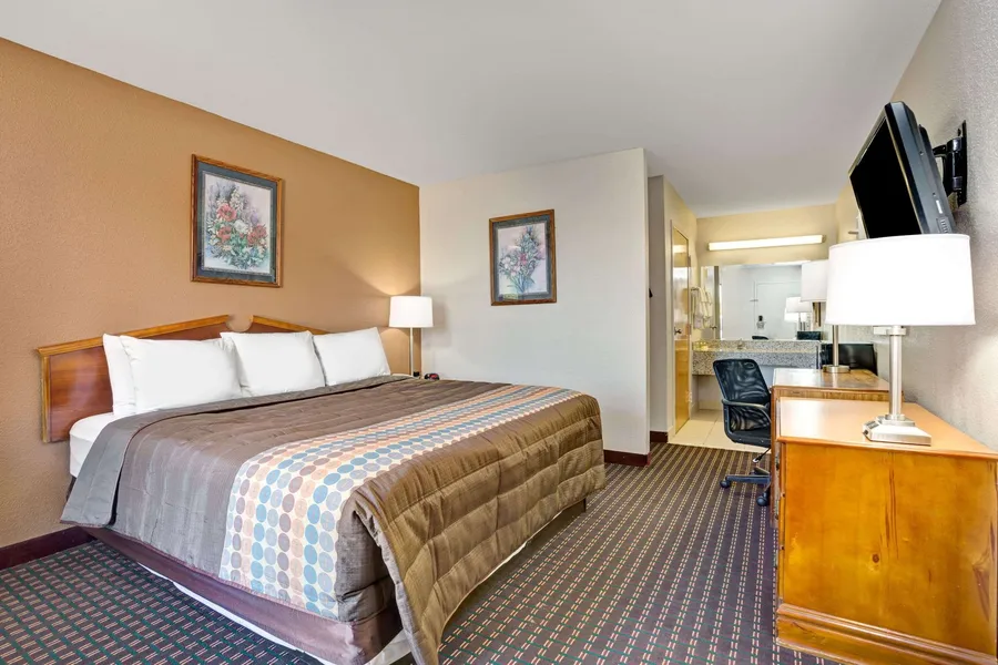 Days Inn by Wyndham Hernando hotel detail image 6