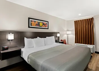 Quality Inn & Suites Dumas hotel thumbnail 8