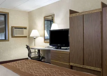 Quality Inn Bismarck I-94 hotel thumbnail 5