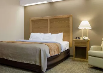 Quality Inn Bismarck I-94 hotel thumbnail 8