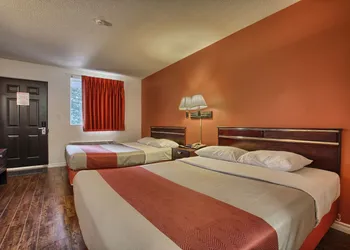 Motel 6 Windsor, ON hotel thumbnail 5