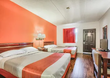 Motel 6 Windsor, ON hotel thumbnail 7