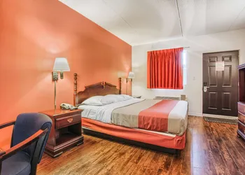 Motel 6 Windsor, ON hotel thumbnail 8