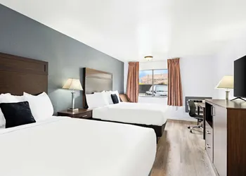Red Lion Inn & Suites Yakima hotel thumbnail 6