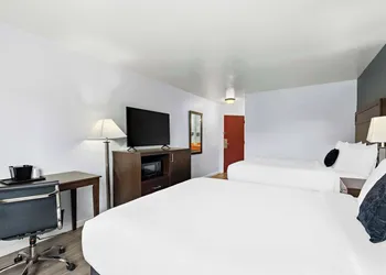 Red Lion Inn & Suites Yakima hotel thumbnail 8
