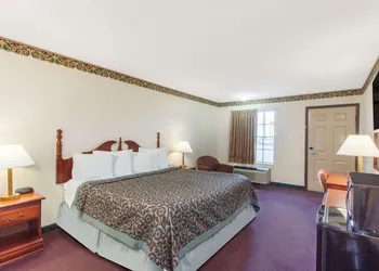 Days Inn by Wyndham Erick hotel thumbnail 3