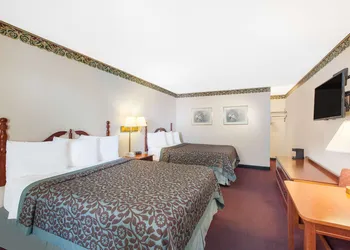 Days Inn by Wyndham Erick hotel thumbnail 5
