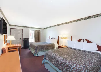 Days Inn by Wyndham Erick hotel thumbnail 7