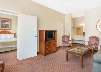 Days Inn by Wyndham Princeton hotel thumbnail 8
