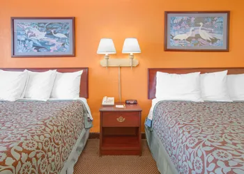 Days Inn by Wyndham Okemah hotel thumbnail 8