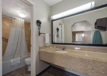 Quality Inn Charleston - West Ashley hotel thumbnail 5