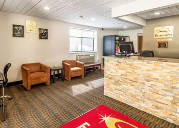 Econo Lodge Cadillac hotel thumbnail 3