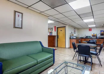 Econo Lodge Chattanooga Northeast - Ooltewah hotel thumbnail 5